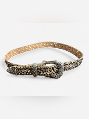 Nocona Women’s Western style rinestone studded genuine leather belt.